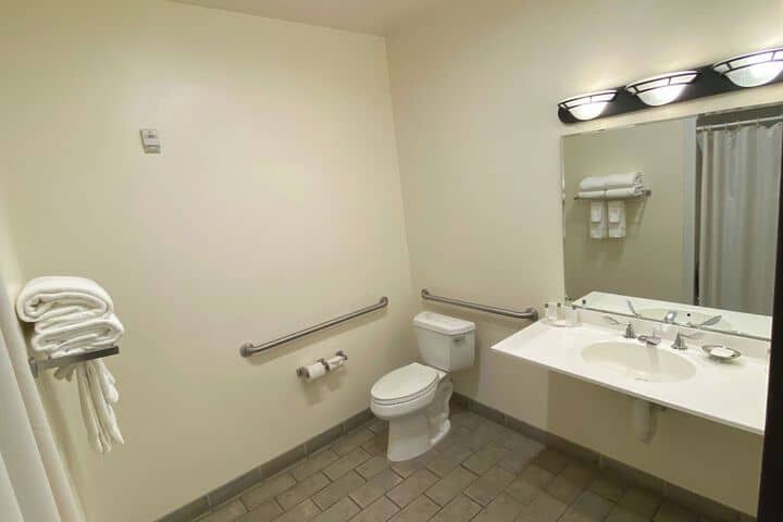 Room 32 of 57