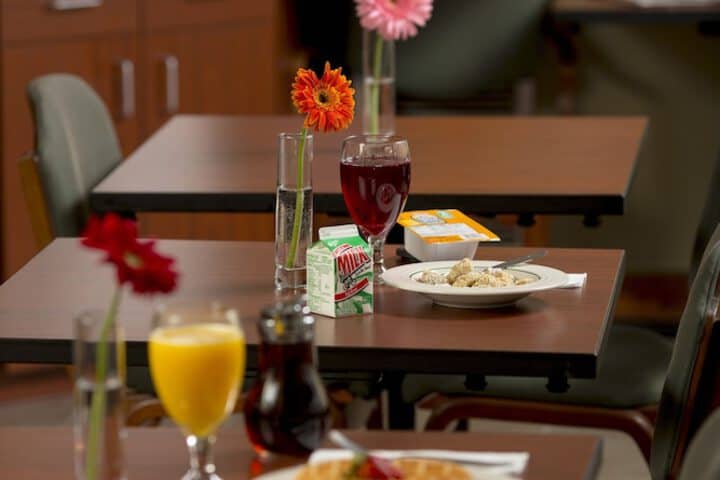 Dining 37 of 57