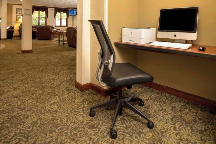 Business Center 53 of 57